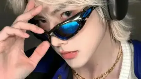 英超足总杯爆冷，红军逆转胜蓝军，枪手出局，四强仅剩森林队存一线生机